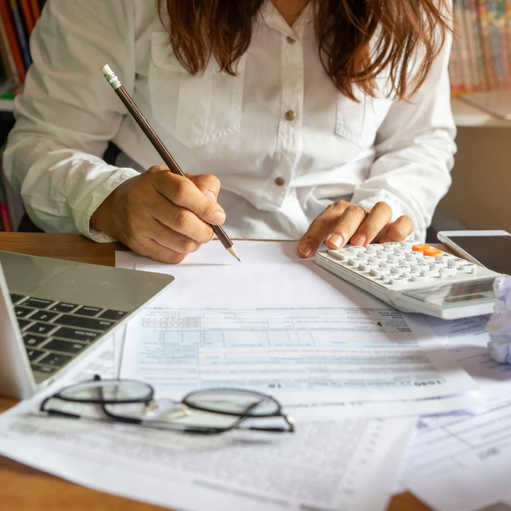 A business tax accounting CPA prepares financial statements.